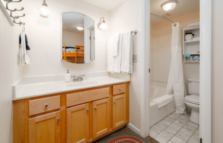 Inn #1-4 – Bathroom